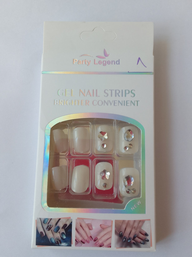 ناخن مصنوعی